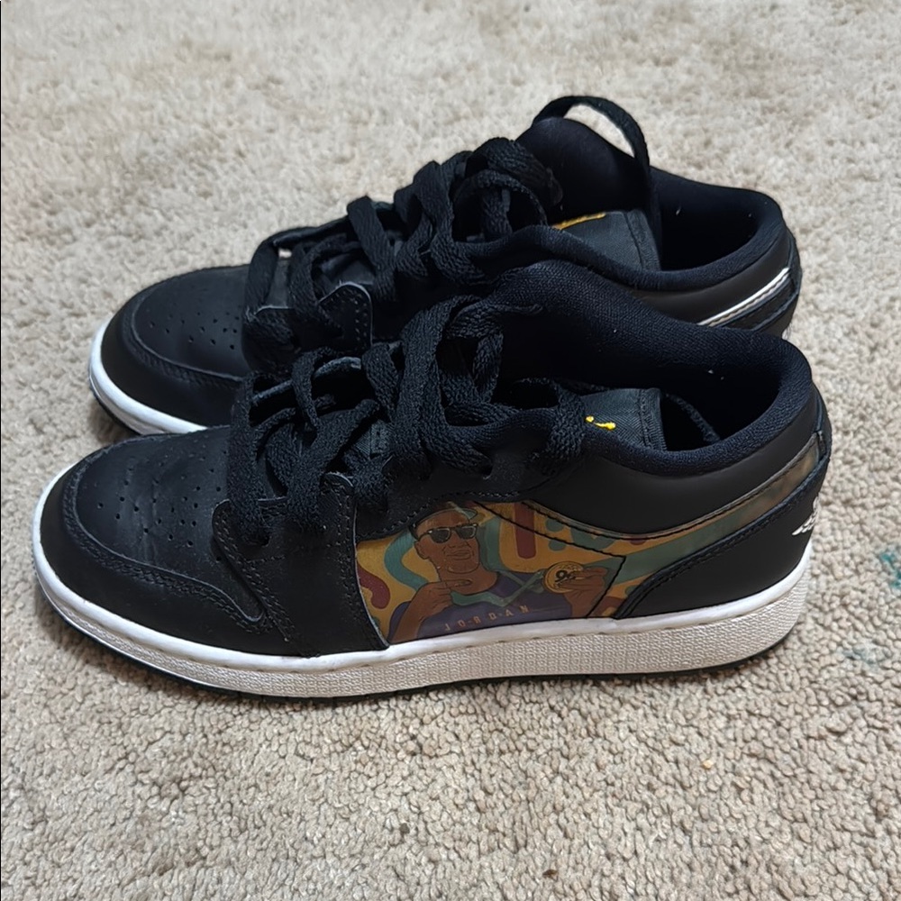 Kids/Youth Jordan 1s holographic. Size 3.5Y